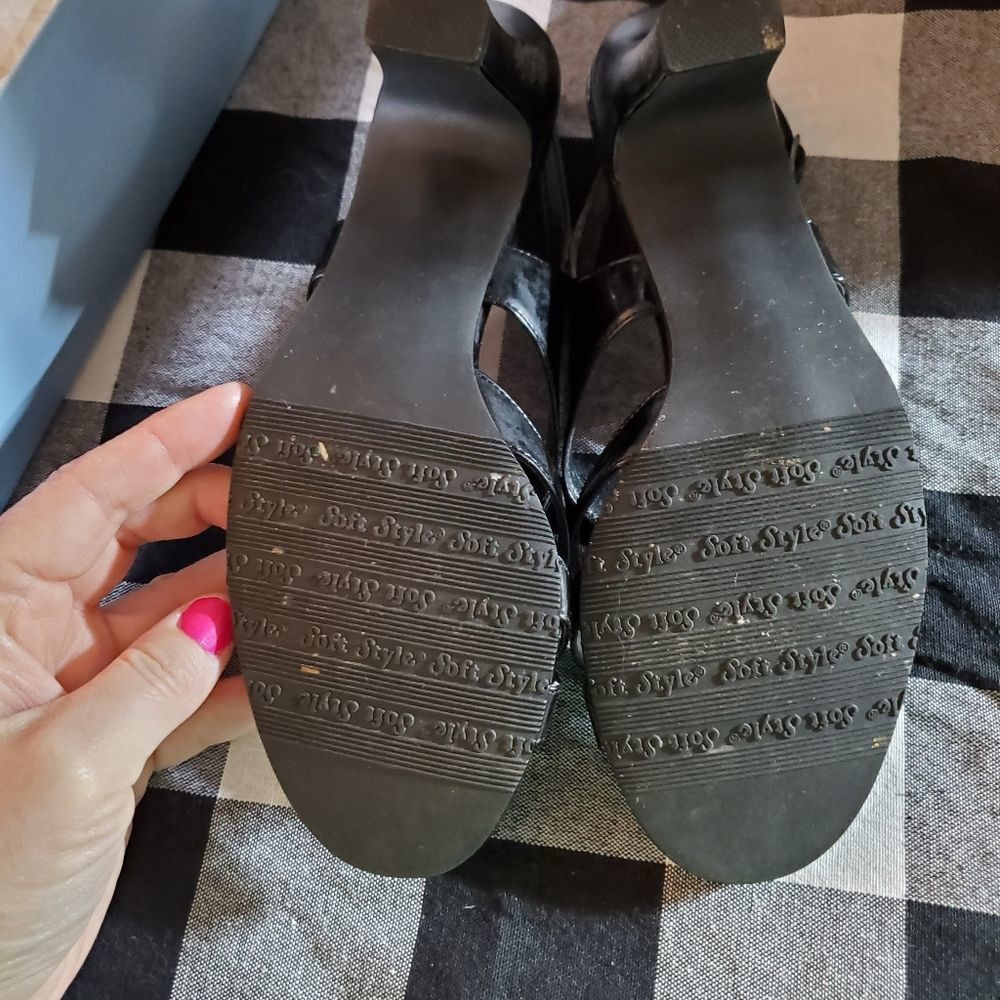 Soft Style Heels  - Picture 11 of 12